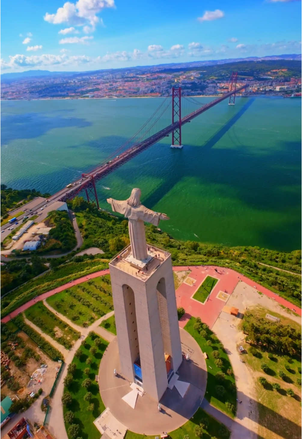 Des ailes empruntées au vent, cœur ancré en admiration. . .