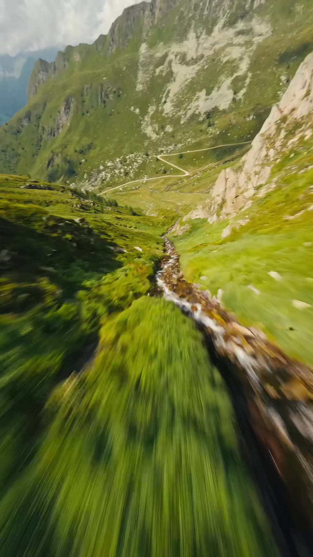 Pour voler dans ce ruisseau. . .