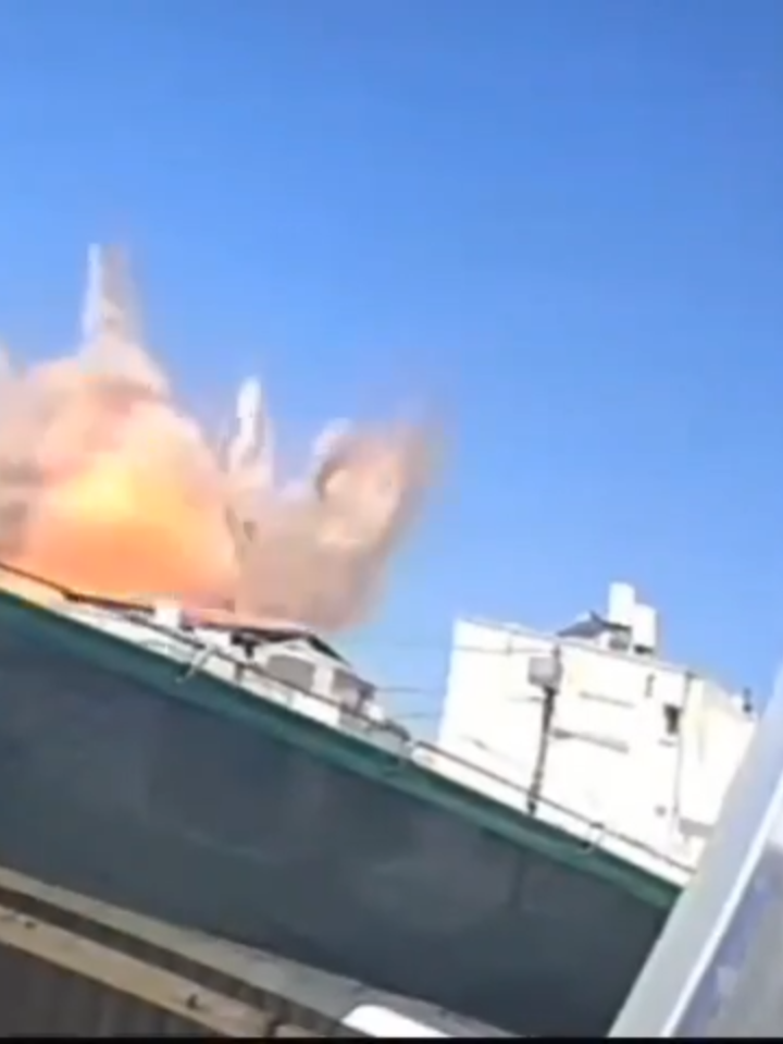 Le drone iranien Kamikaze frappe à travers Iron Dome, frappe la ville israélienne un shahed-1