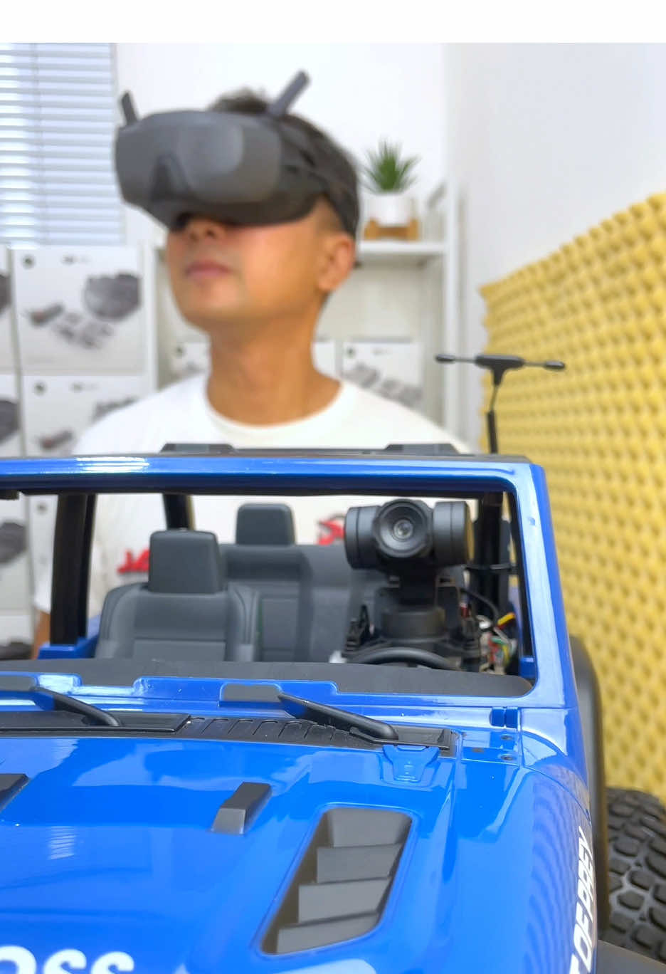 Répondre à la voiture FPV Drone ZD013 GPS RC semblait conduire dans la voiture