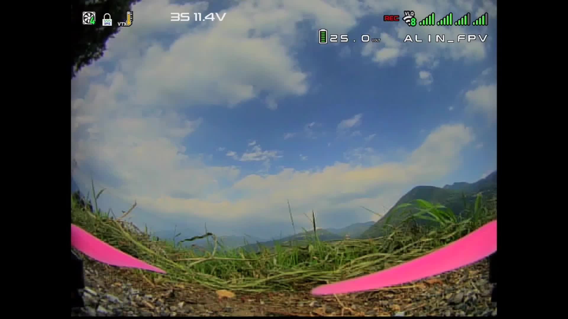 Je vais danser avec mon drone de course sur cette tendance