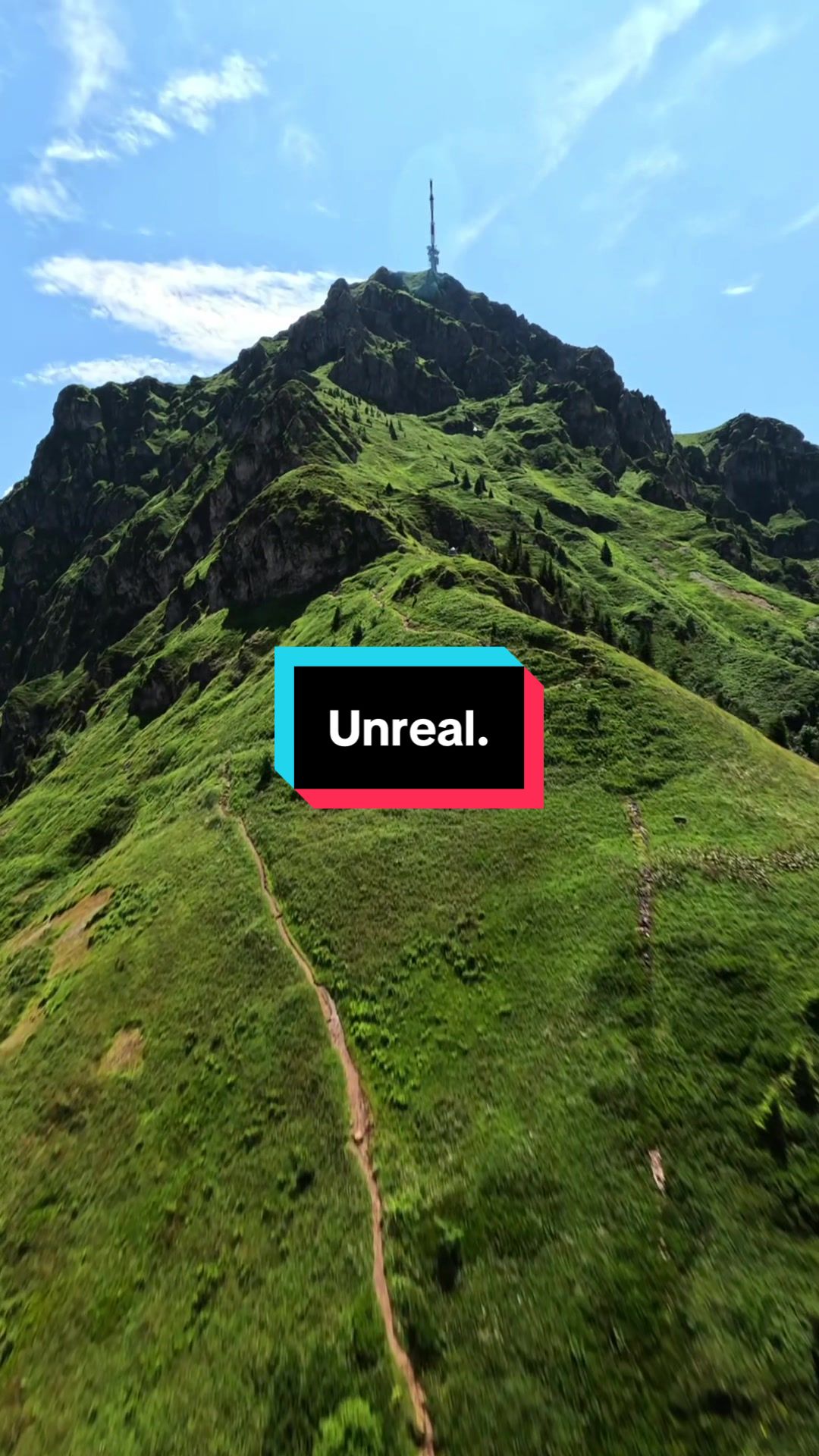 Probablement l'un des endroits les plus irréels que j'ai jamais volé. Regardez jusqu'à la fin et TE