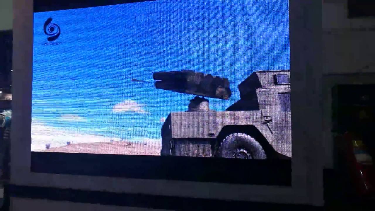 西安军民融合展上的蜂群无人机战争