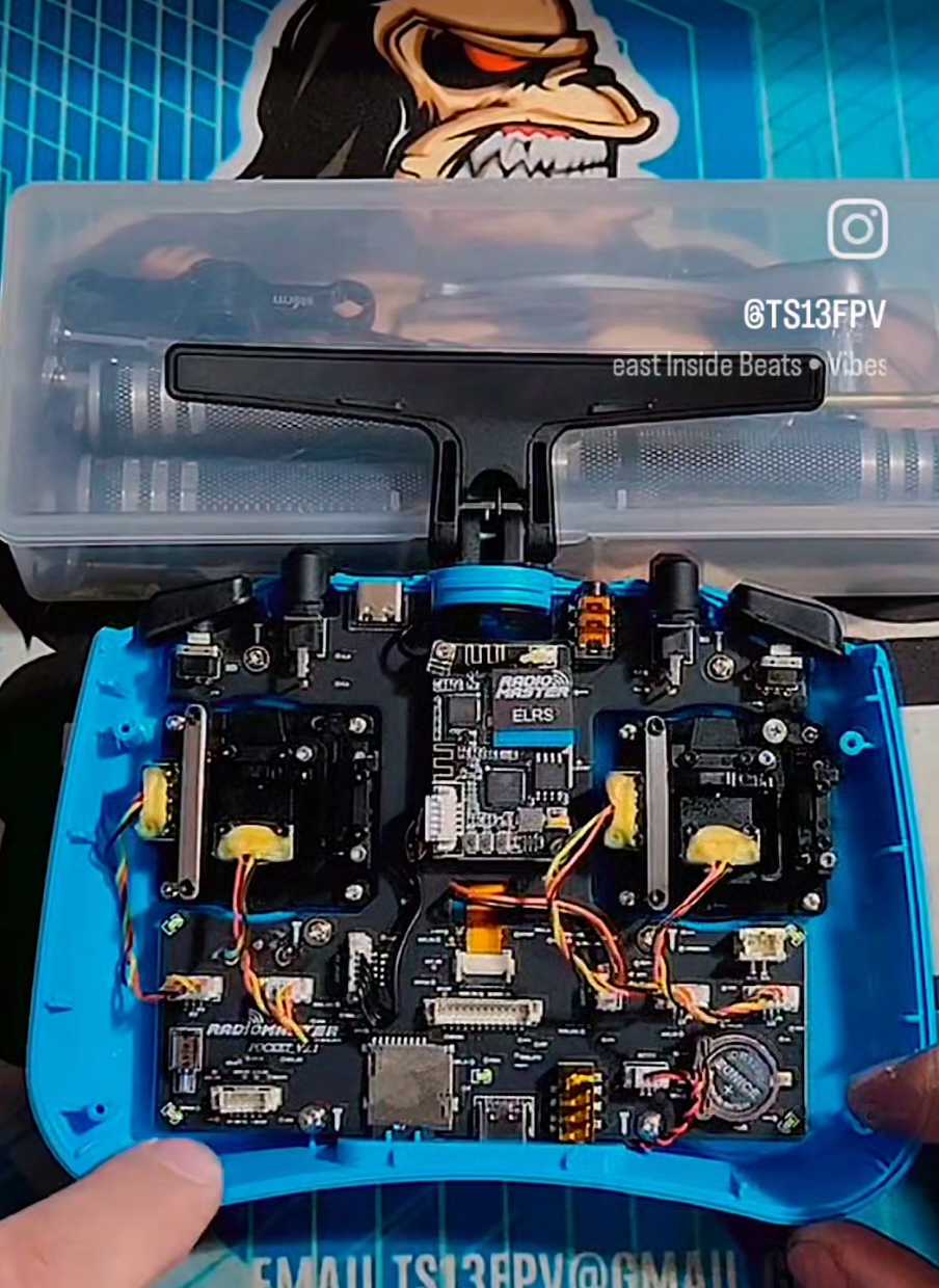 Comment ajouter des LED à la poche de vos émetteurs en 30 secondes. Vidéo complète sur mon