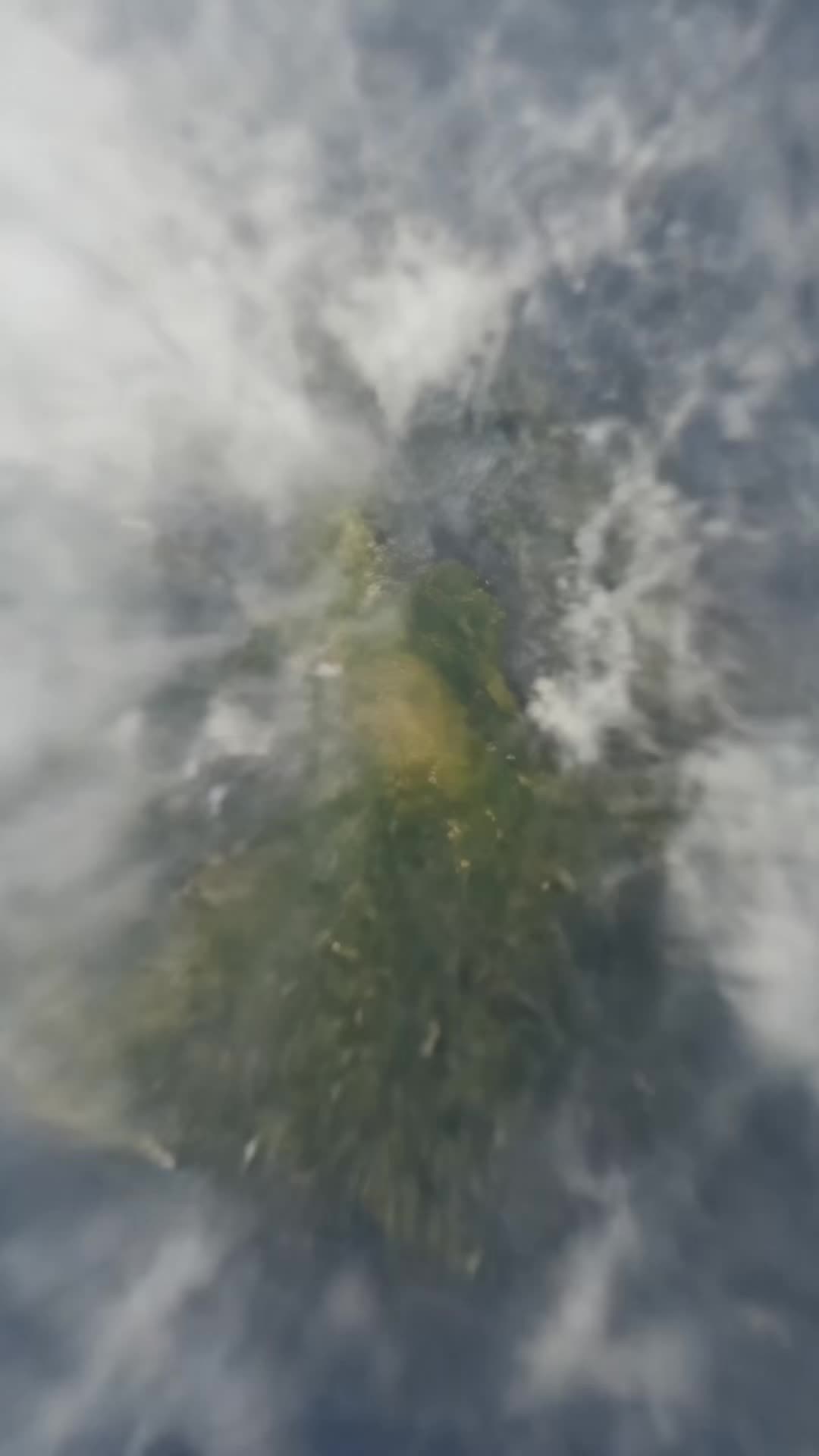 L’Artzamendi (926 m) abrite une station radar militaire, la structure est un ra