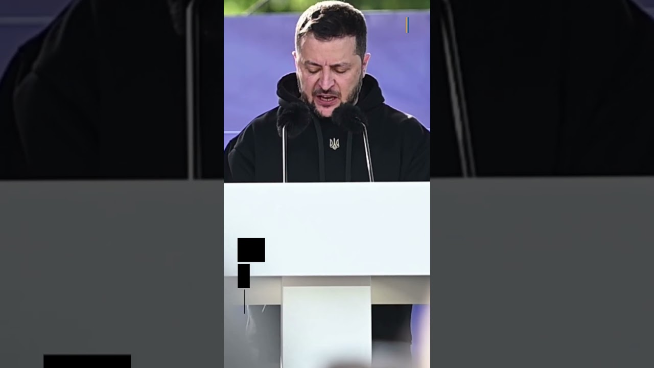 Russisches Kriegsschiff von See-Drohne in Noworossijsk angegriffen #Shorts