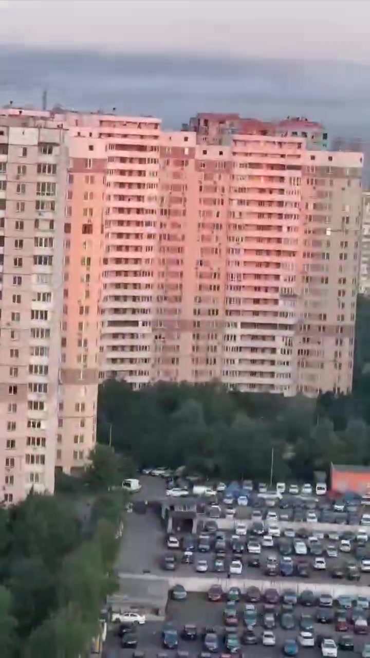 Le drone russe frappe la maison ukrainienne