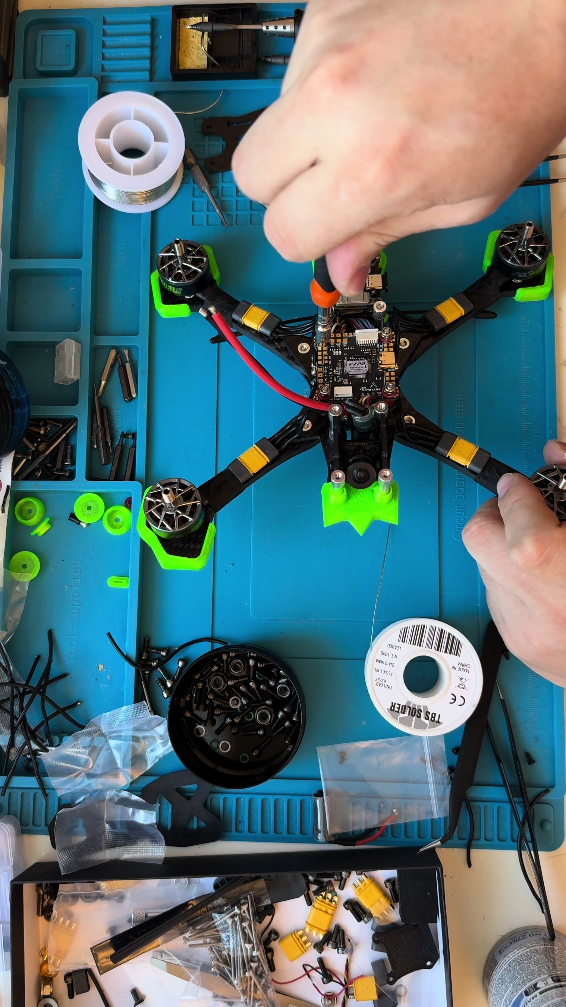 En collaboration avec Marlon Bando Frame et Merci Marlon Bando avec T-MOTOR F