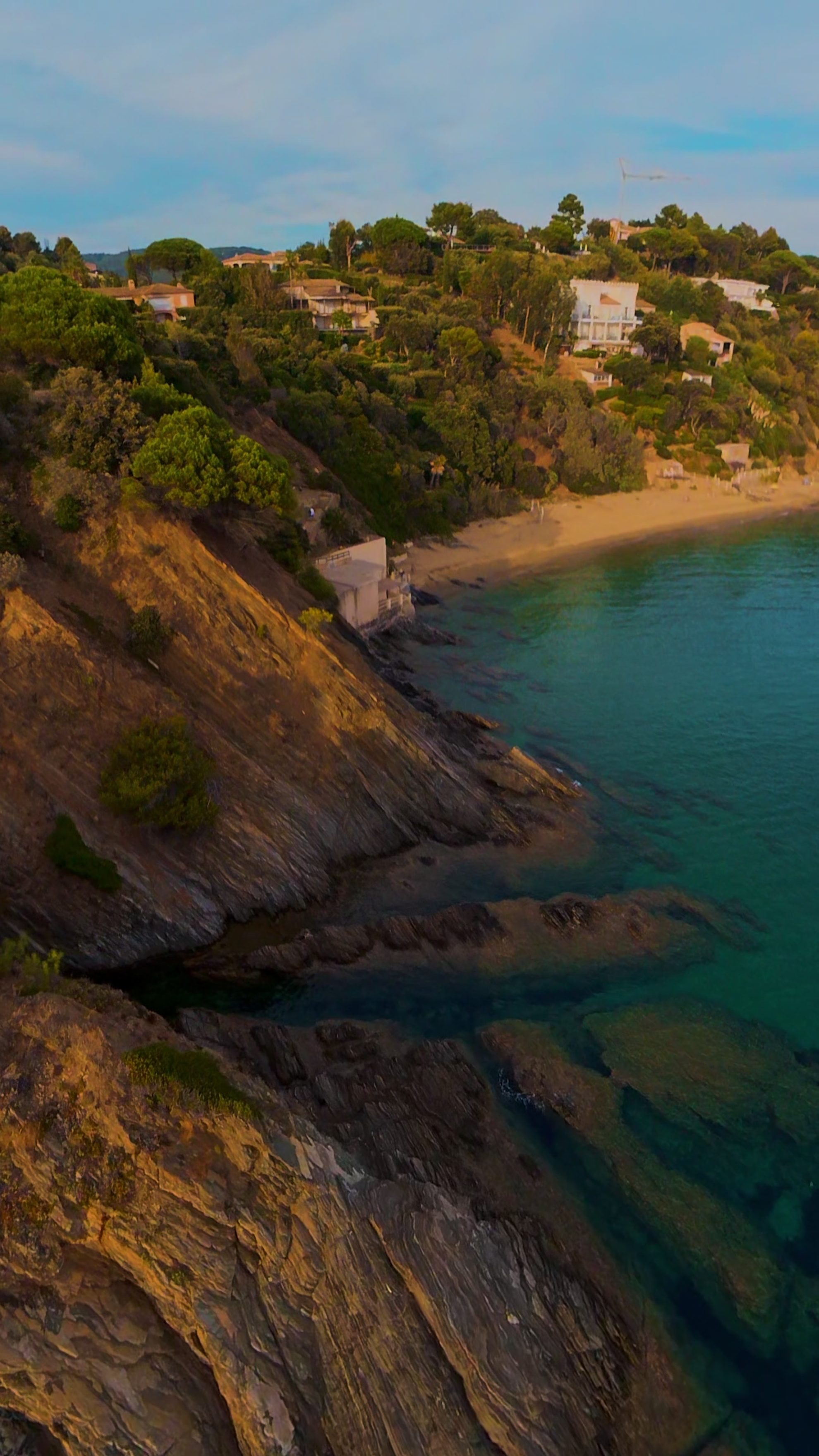 Plan fpv sur les côtes  Incroyable