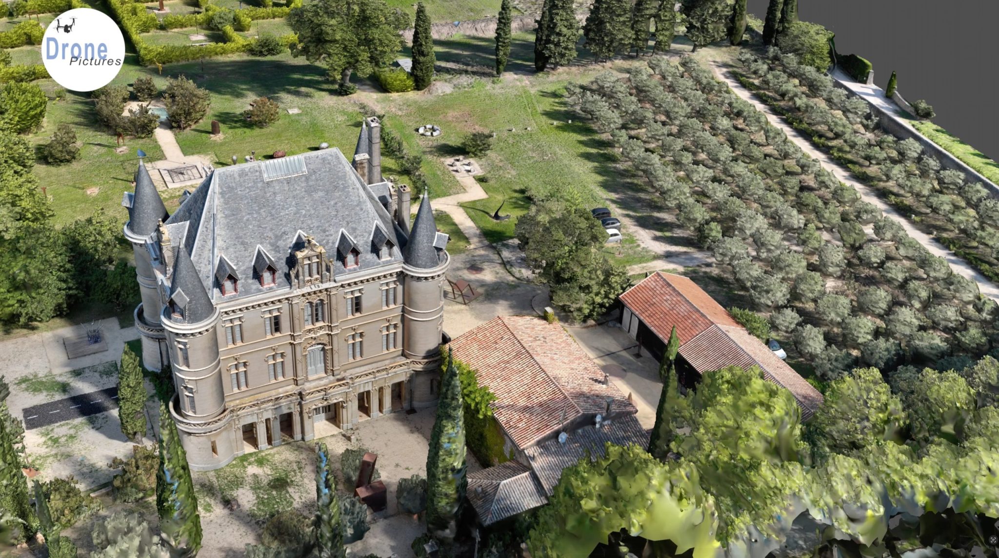 🛩️ Modélisation 3D du Château Charleval (13) par Drone – Une mission technique au service du patrimoine culturel !