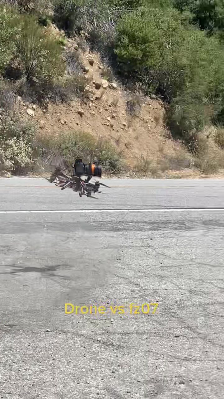 Fz07 contre drone de course