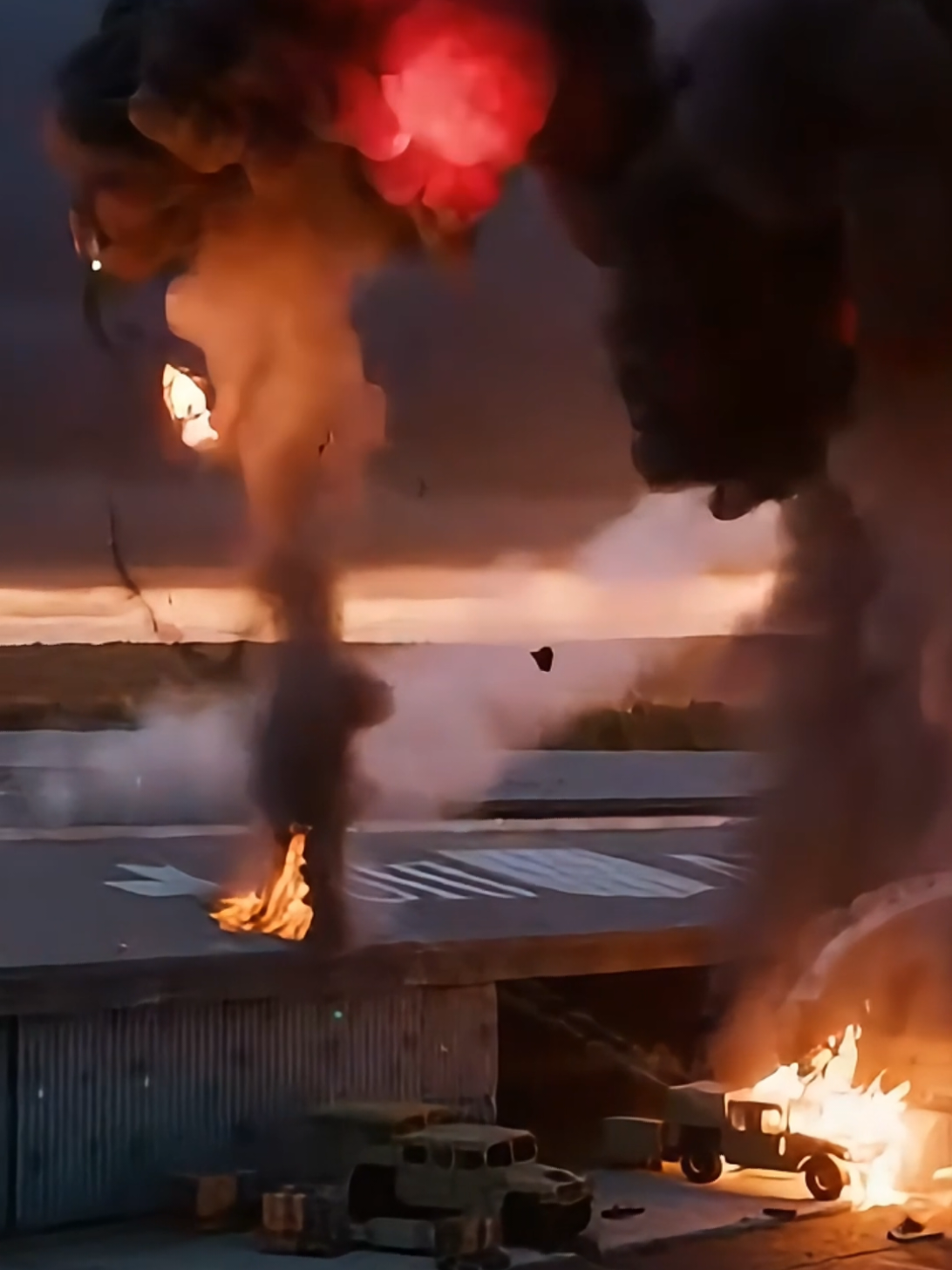 L’Iran lance un essaim massif de drones – une base militaire américaine complètement détruite | Ir