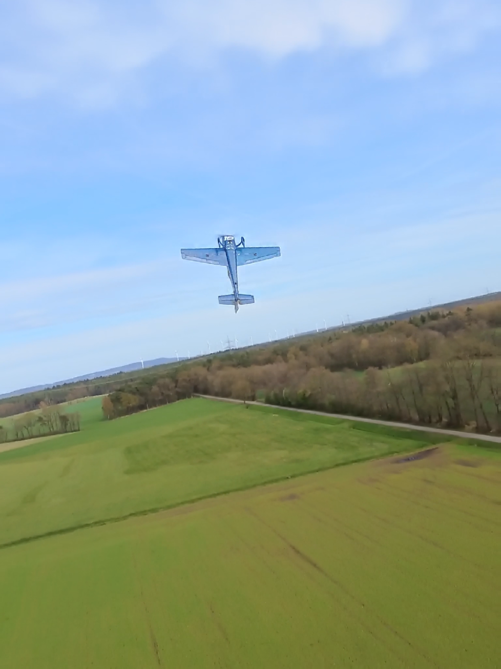 À LA CHAQUE AILE FIXE ACROBATIQUE AVEC MON DRONE DE COURSE officiel