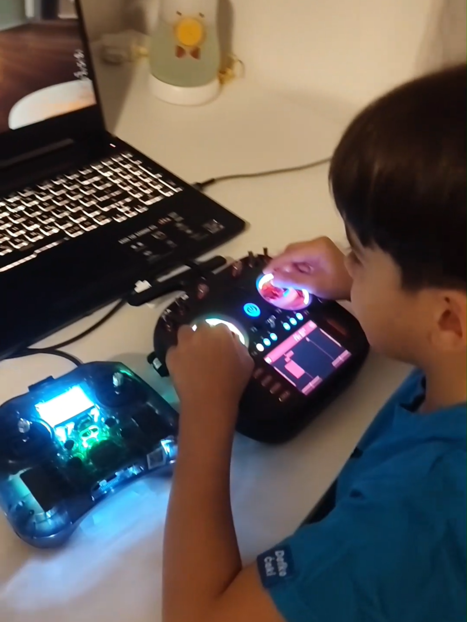 Radiomaster TX15 Max avec anneaux de bâton LED lumineux Véritable fi du pilote de 6 ans