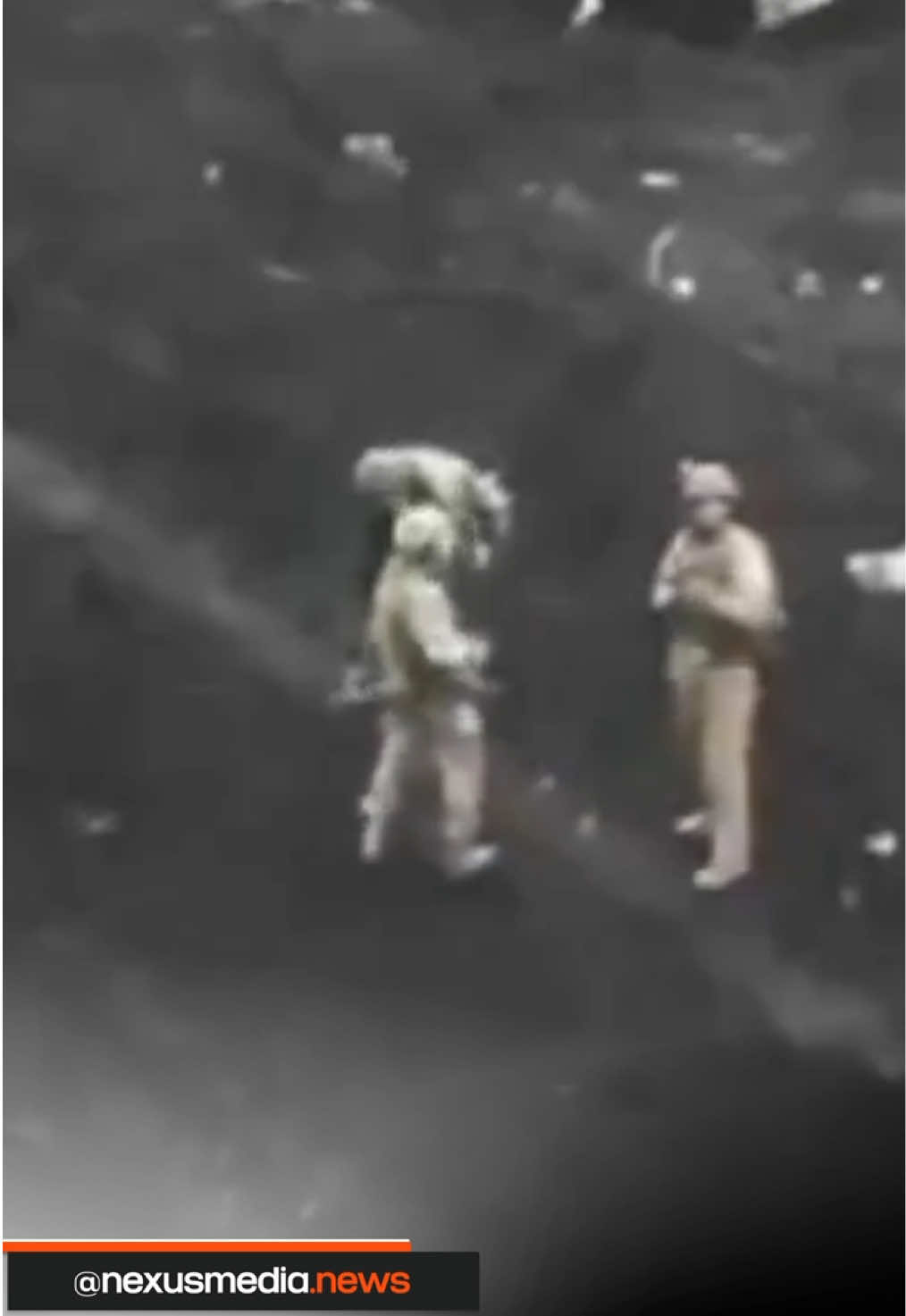 Des images de la guerre entre la Russie et l'Ukraine montrent des soldats russes se rencontrant