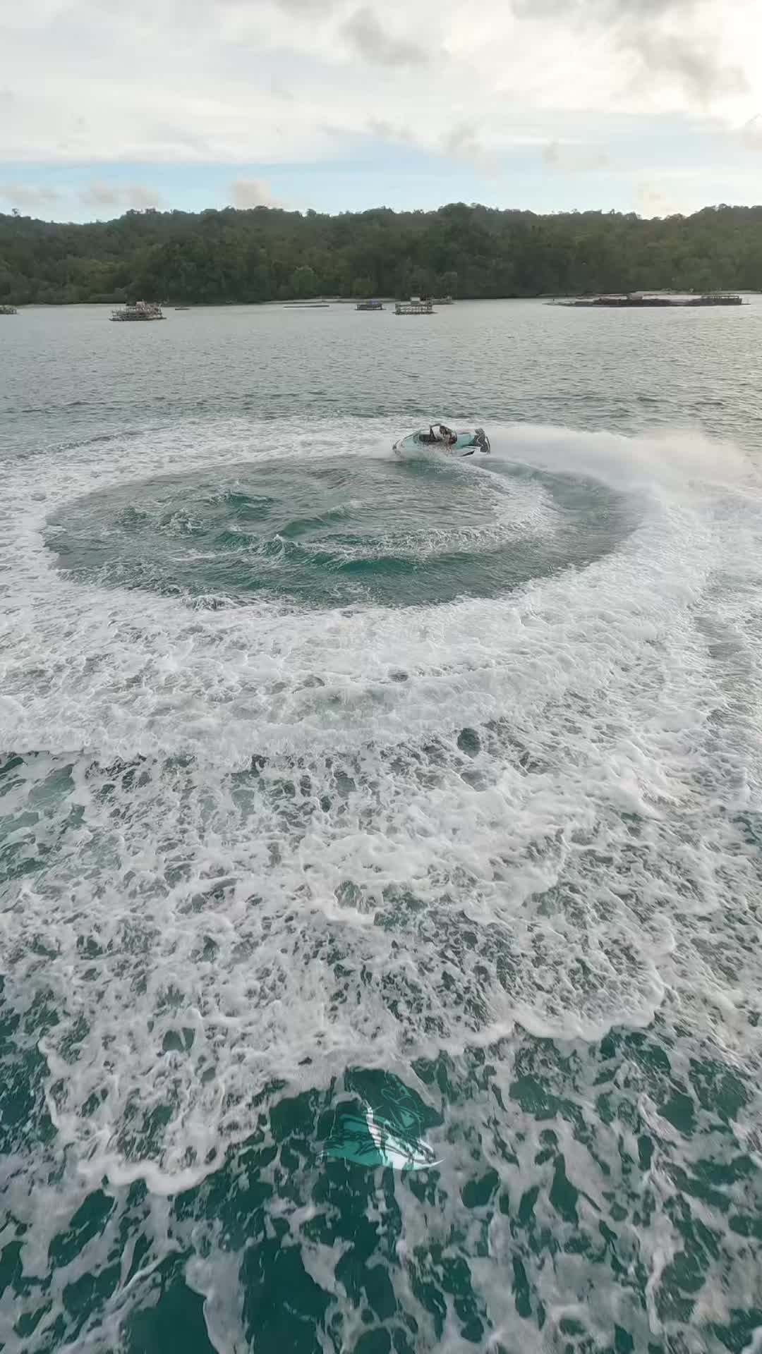 Jetski + Fpv = combinaison dorée