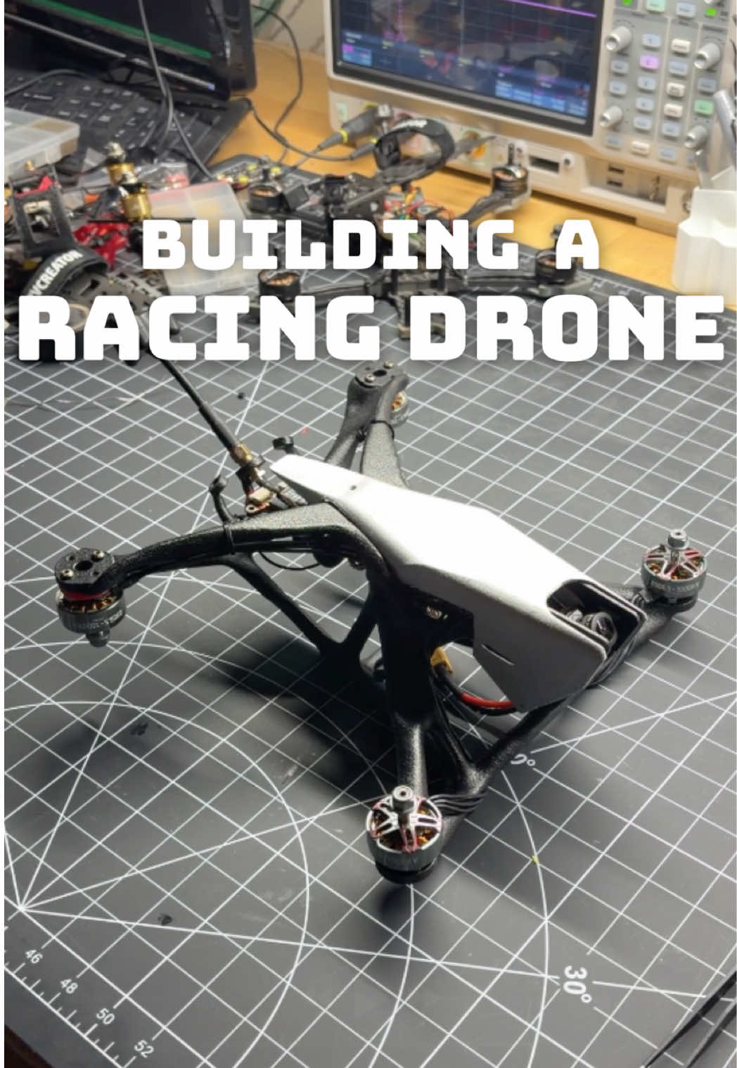 Construire un drone de course de conception générative, du cadre au premier vol. Ce
