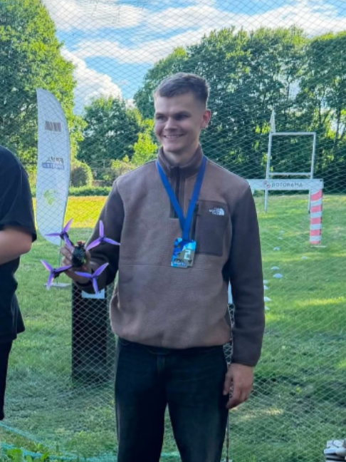 A terminé P2 après s'être qualifié P3. Finale difficile avec une collision en vol terminée m