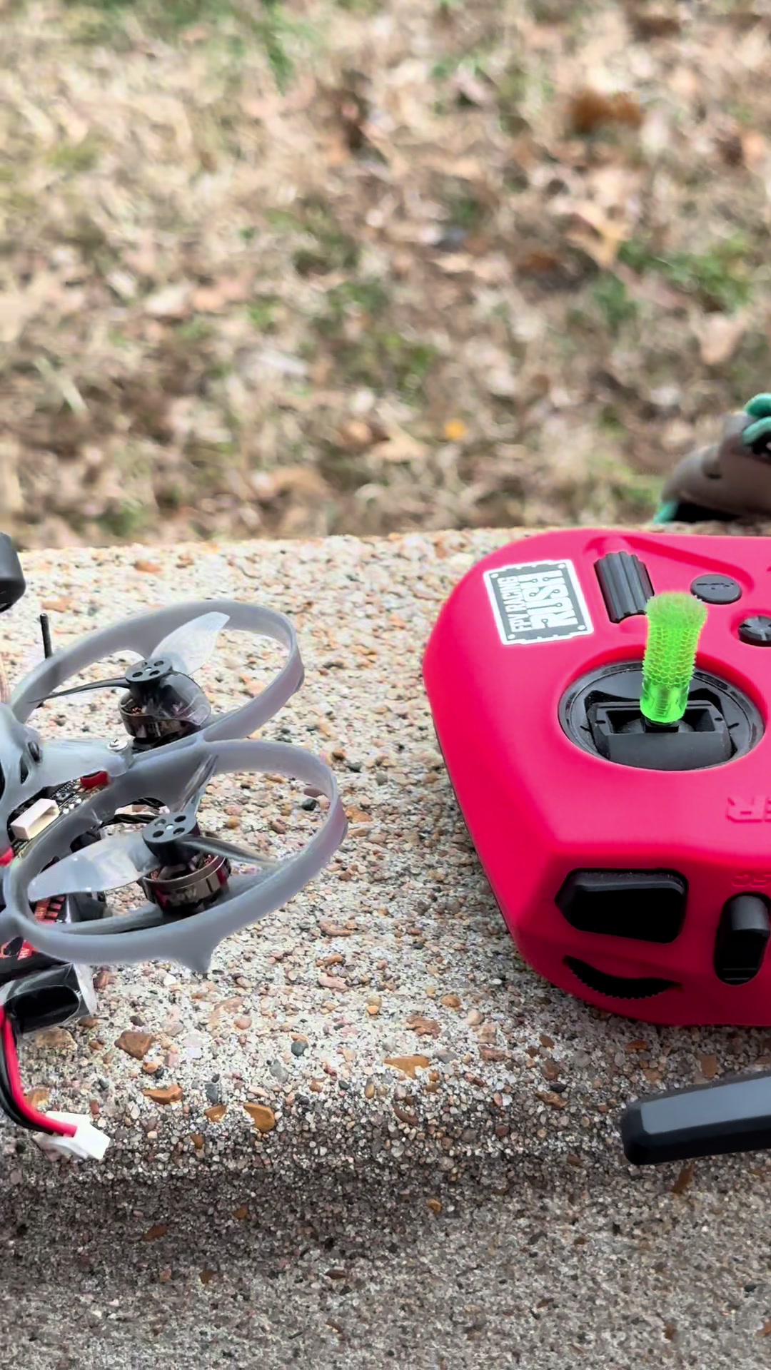 Ma meilleure construction 2 à ce jour. Cadre HGLRC Petrel 85 mm avec support carbone