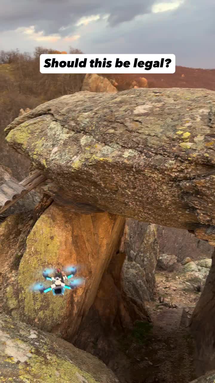 La vitesse de ces drones de course ne cesse de nous surprendre ! : IG/burkan_fpv