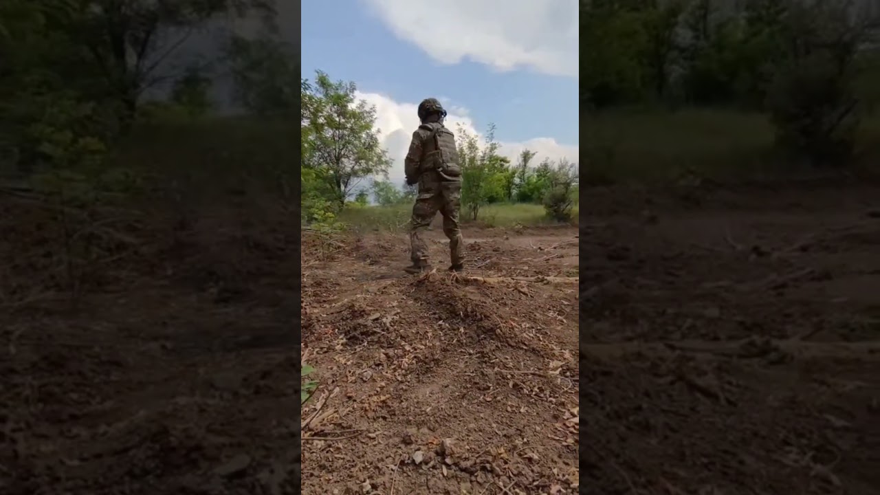 ¡SOLDADO vs DRON! Intentando detonarlo con piedras 😱