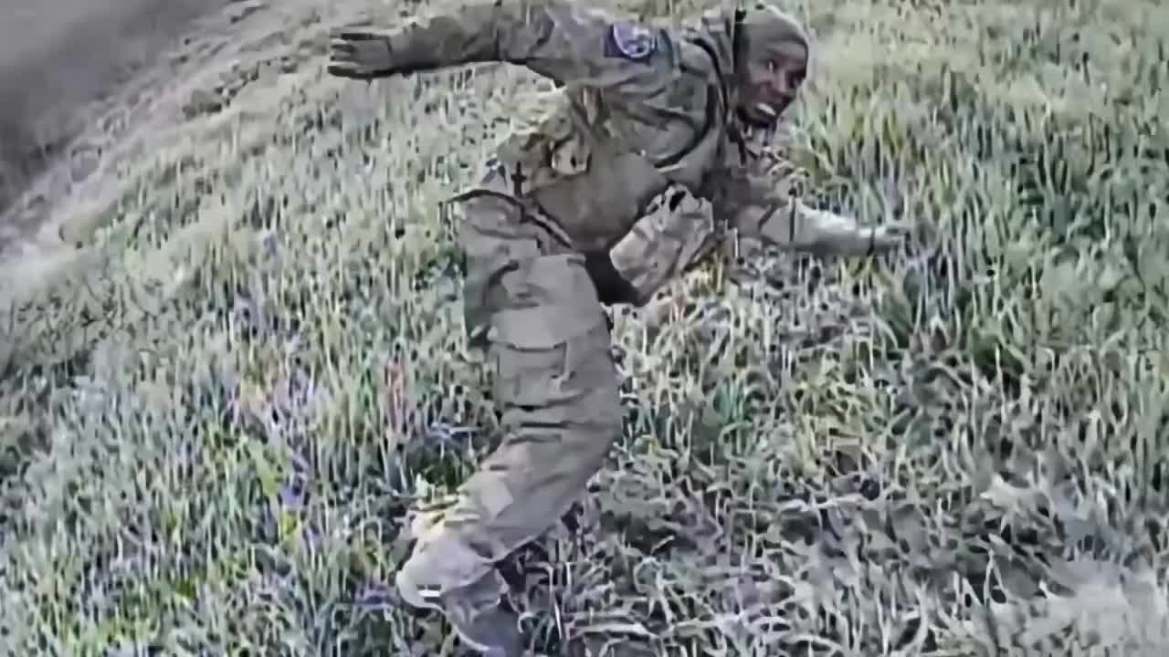 Rencontre inattendue d'un mercenaire africain combattant pour la Russie avec un Ukrainien