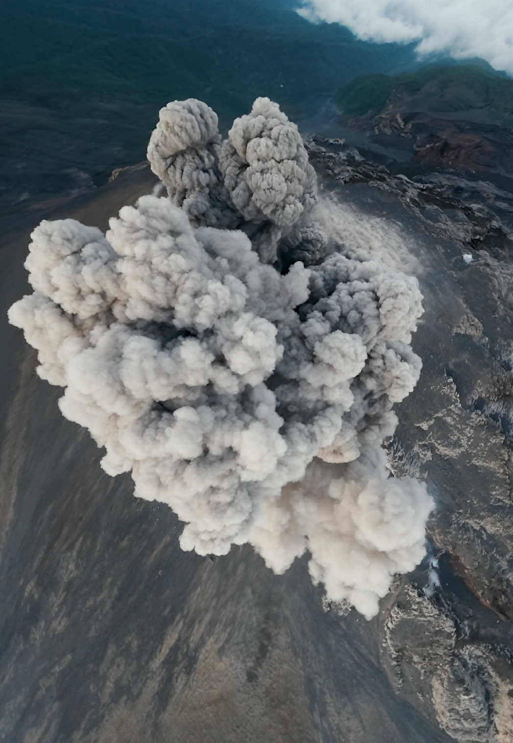 Ce n'est pas aussi difficile à chronométrer qu'on pourrait le penser. Ce volcan entre en éruption toutes les 5 à 30 heures.